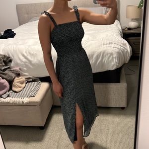 A&F Midi blue floral pattern dress with ruffle sleeve detail XS